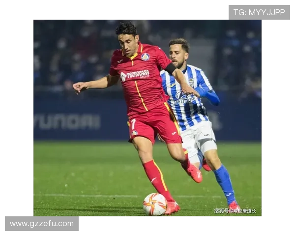 英超联赛中的拖拉机队状态回暖，争夺冠军愈发激烈。