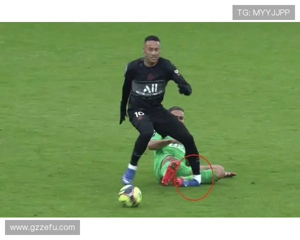 内马尔前十字韧带伤情最新进展:恢复周期与复出前景分析 内马尔前十字韧带伤情最新进展:恢复周期与复出前景分析